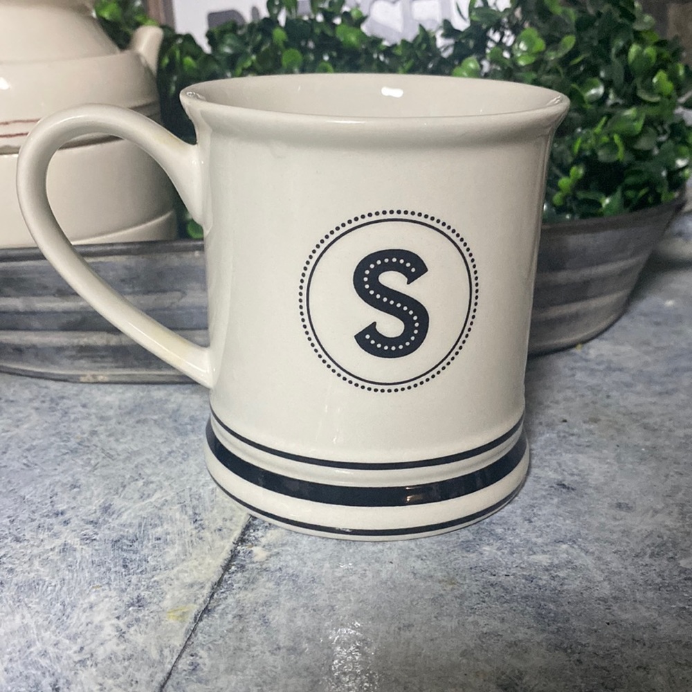 ❌❌❌❌SOLD Art Barbershop Mug Coffee Cup - Initial S - Picture 1 of 3